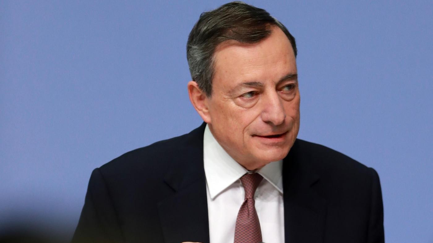Bce, Draghi: “Membri del consiglio preoccupati per politiche Usa”
