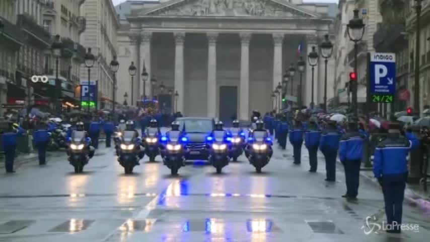 Parigi, il saluto della Francia al gendarme eroe