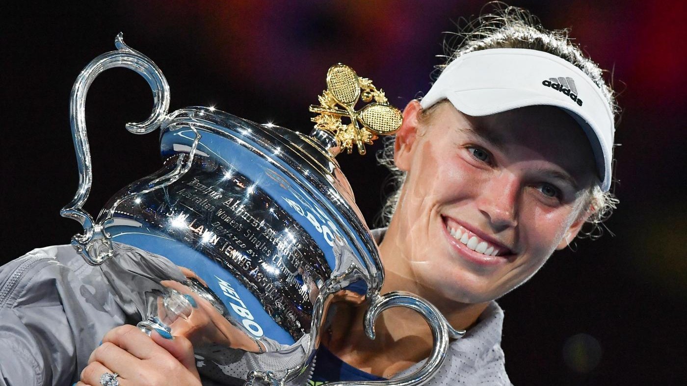 Wozniacki vince Australian Open: Halep si arrende in 3 set