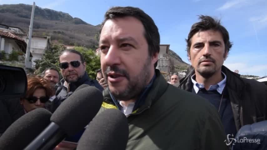 Ischia, Salvini nelle zone del terremoto: “Non prometto a vanvera come Renzi”
