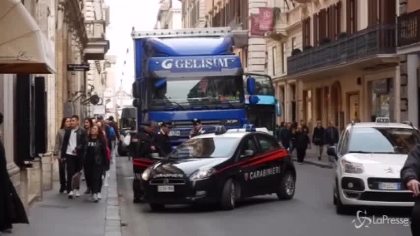 Roma, tir turco entra nella green zone