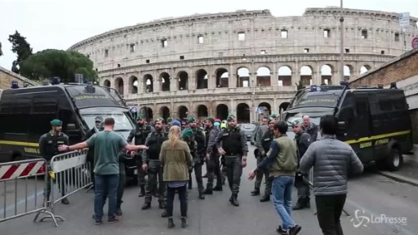 Via Crucis, bonifiche e controlli al Colosseo