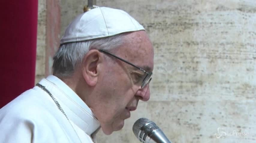 Pasqua, papa Francesco invoca la pace