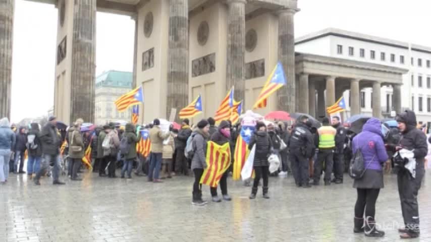 Berlino, corteo per la scarcerazione di Puigdemont