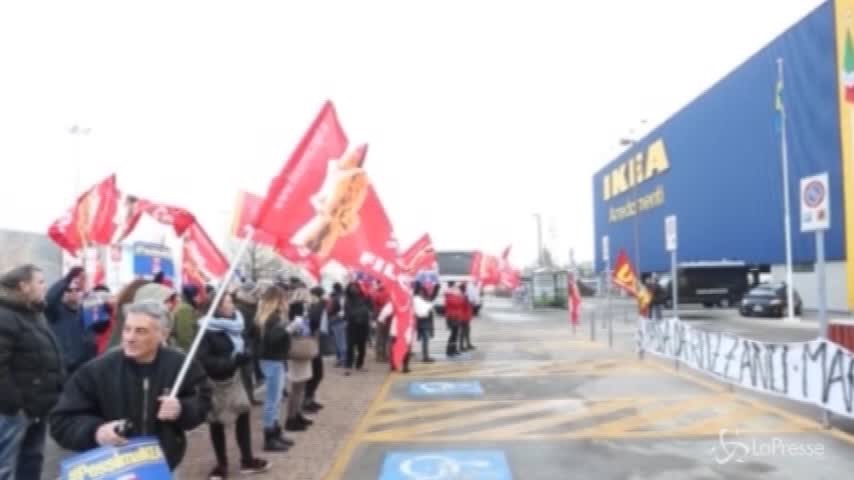 Mamma licenziata, giudice dà ragione a Ikea