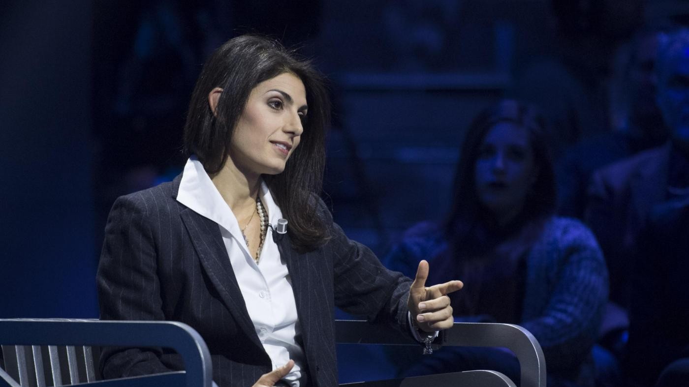 Vaccini, Raggi scrive a Lorenzin: “I bambini non vaccinati restino all’asilo”