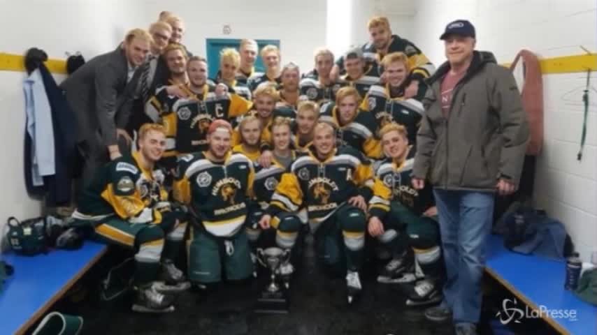 Canada, scontro camion-pullman: morti 14 giocatori di squadra giovanile di hockey