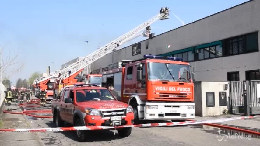 San Donato, domato incendio dove ha perso la vita il vigile del fuoco