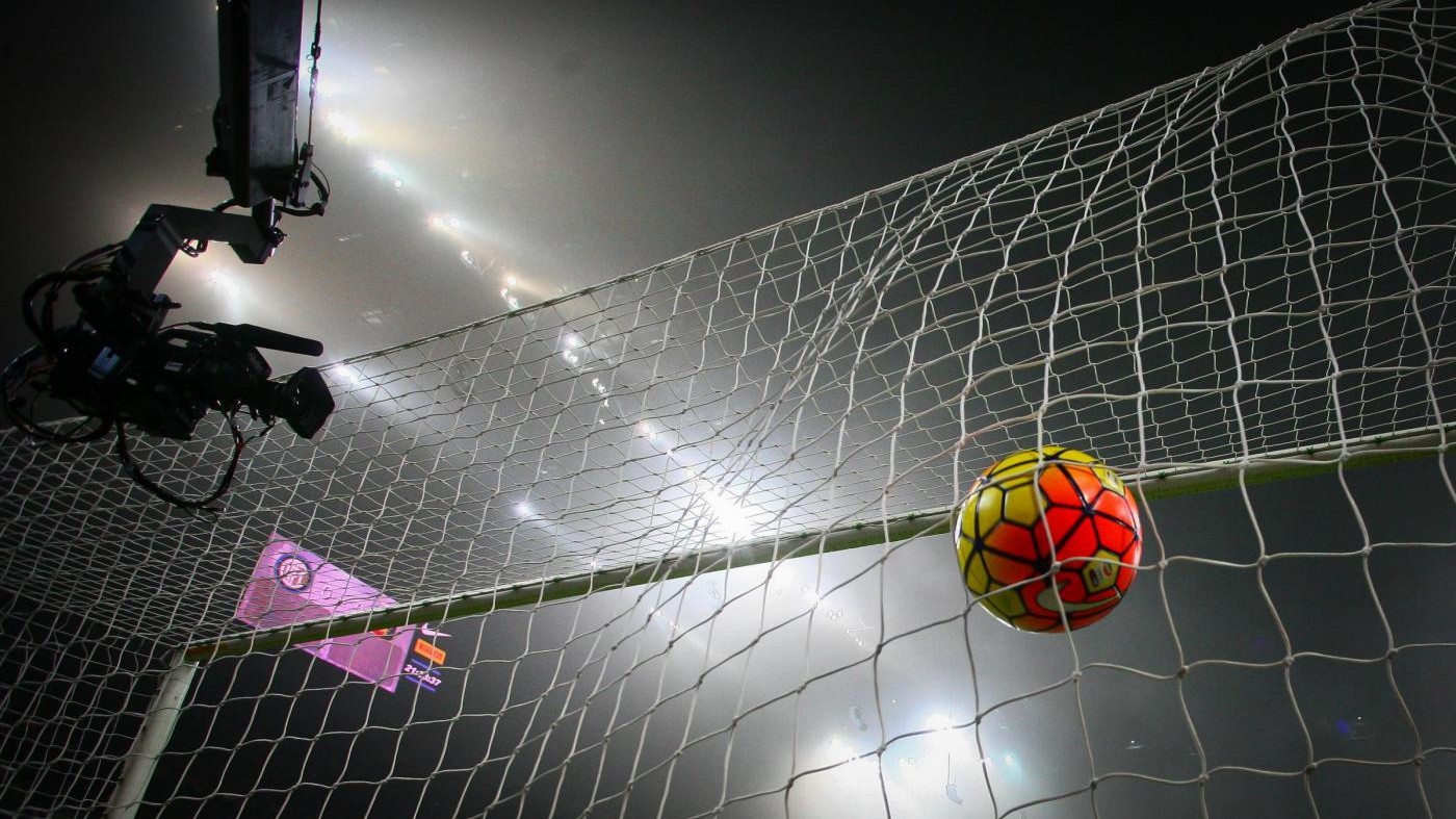 Diritti calcio, la Lega Serie A accetta l’offerta di Mediapro. Sky: “Pronta diffida”