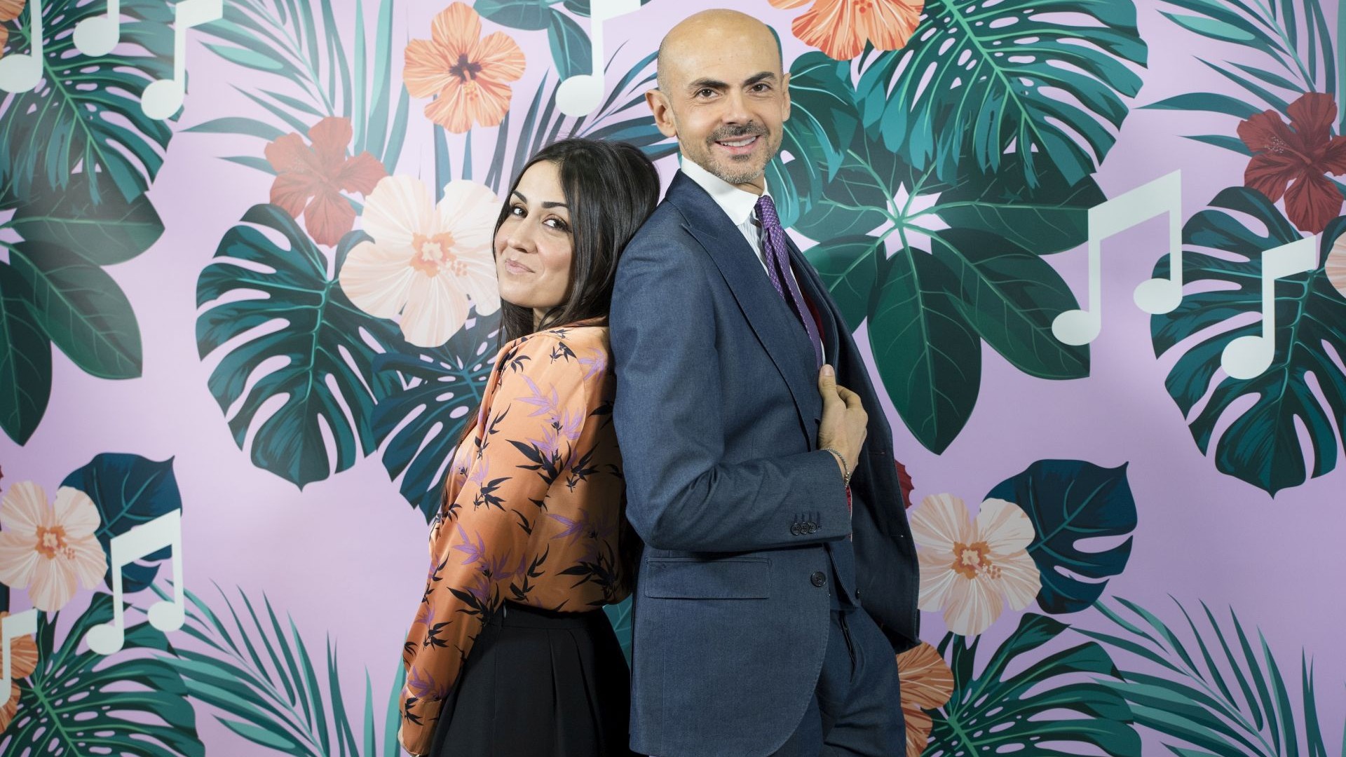 ‘Enzo a Sanremo con Radio Italia’: look e retroscena del Festival con Enzo Miccio e Manola Moslehi