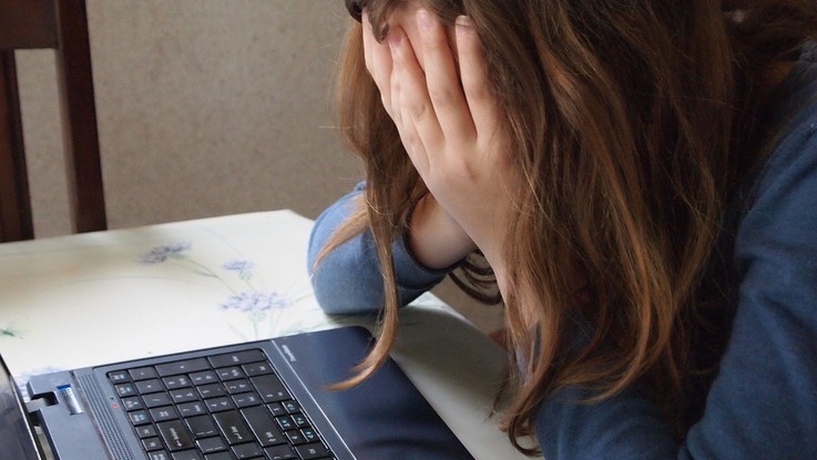 Cyberbullismo, molte vittime, pochi denunciano. I rischi di una generazione connessa