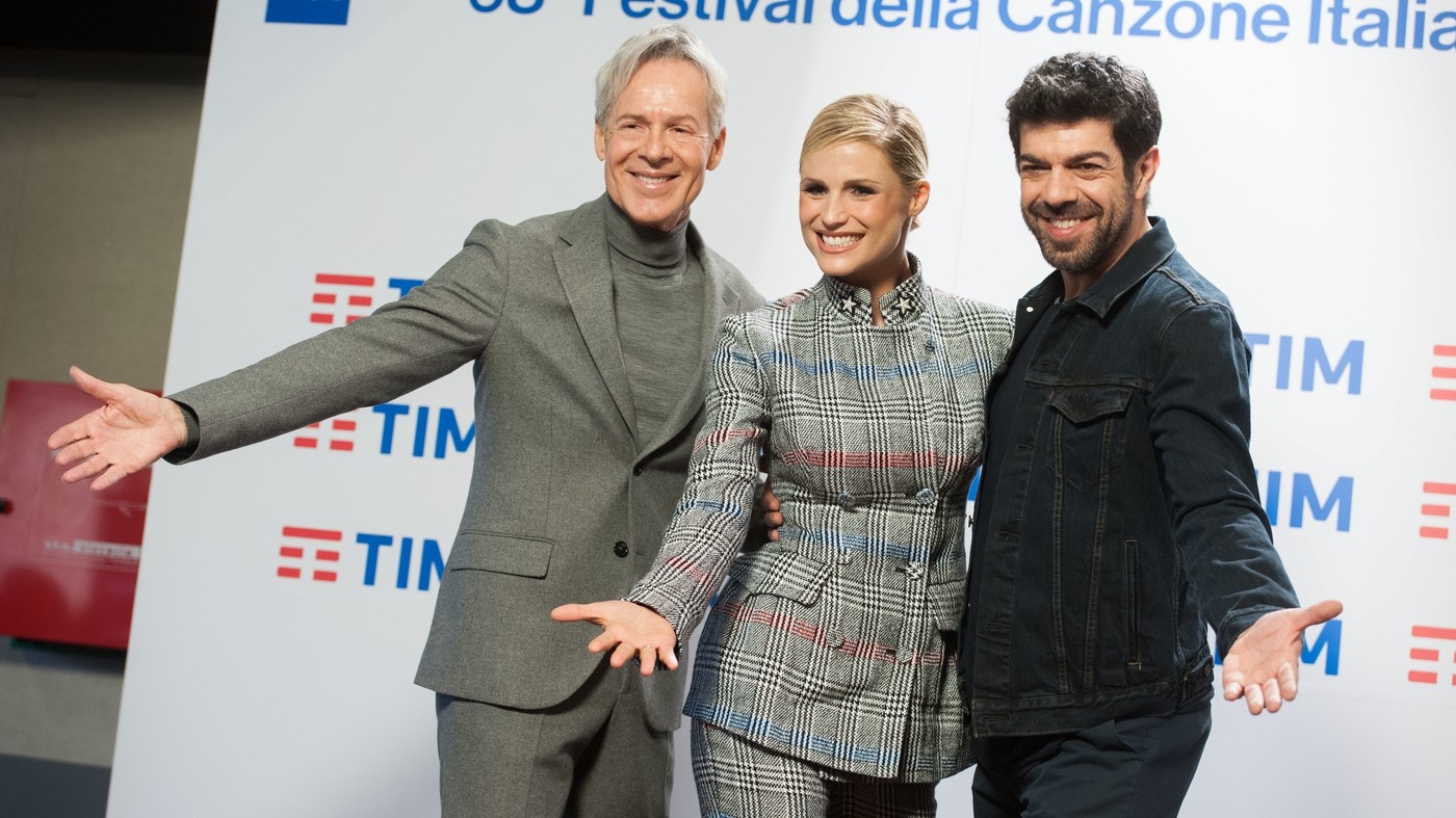 Sanremo, Festival al via: Pausini rimanda a sabato, la gara parte con Annalisa