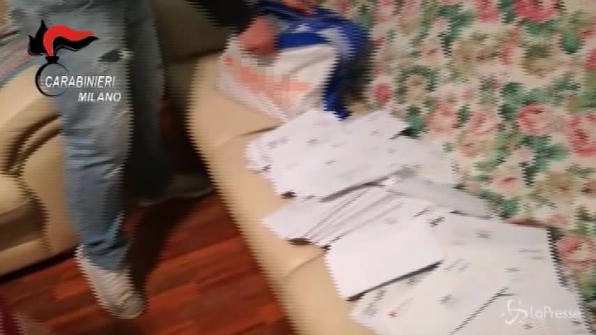 In casa 200 kg di posta non consegnata