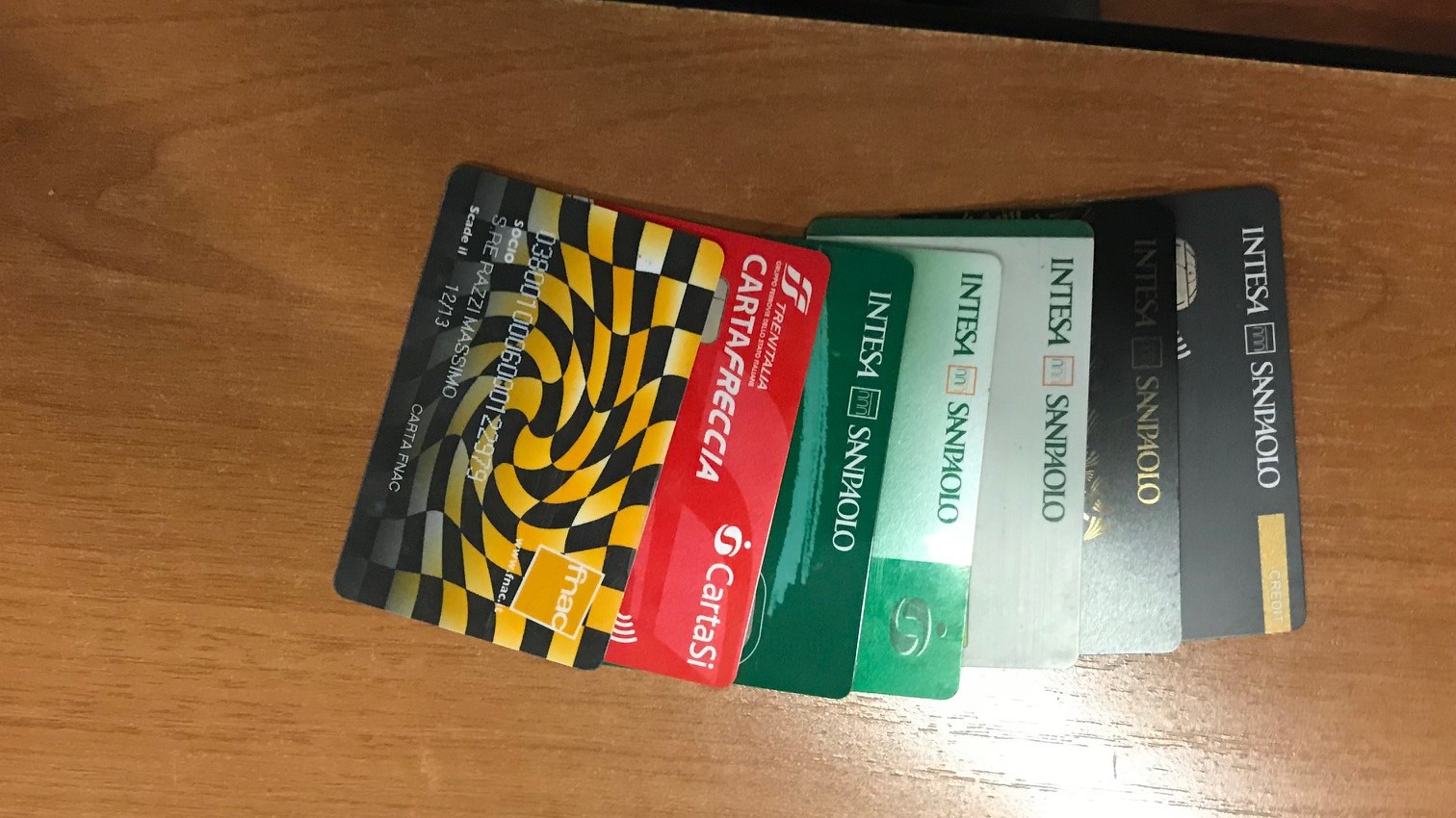 Sgominata banda internazionale: trafficava carte di credito nel darkweb