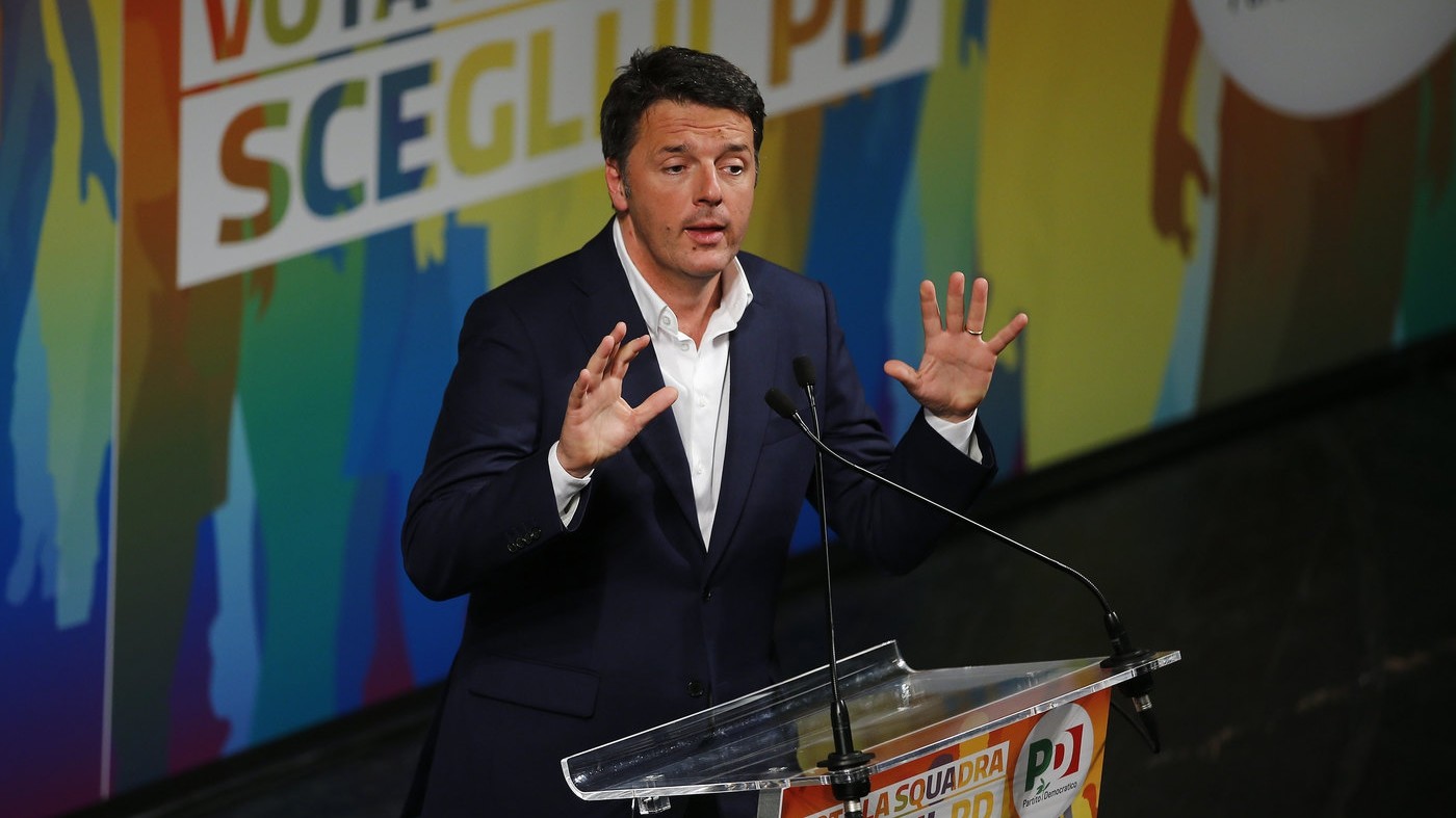 Renzi: “Pd primo partito, pronti a colpo sul colpo nel fango con M5S”