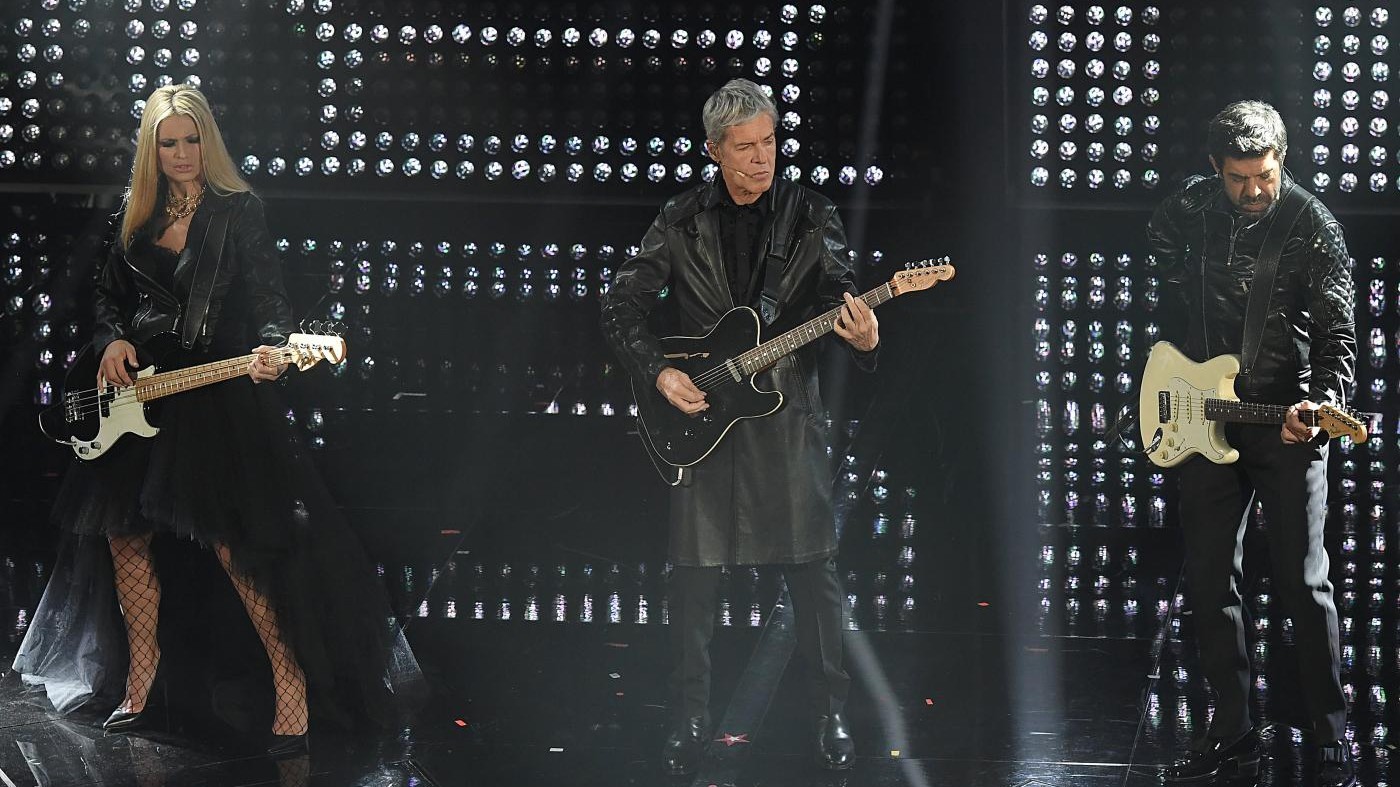 Sanremo, è la notte della finalissima: ospiti Mannoia e Pausini