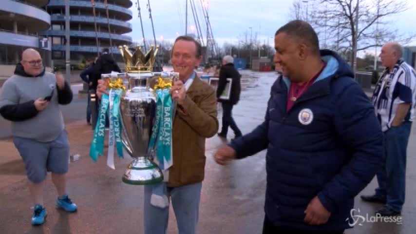 Manchester City campione d’Inghilterra: tifosi in delirio