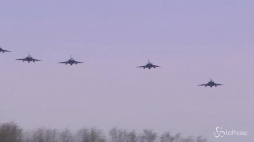 Siria: i jet francesi tornano alla base di Saint-Dizier
