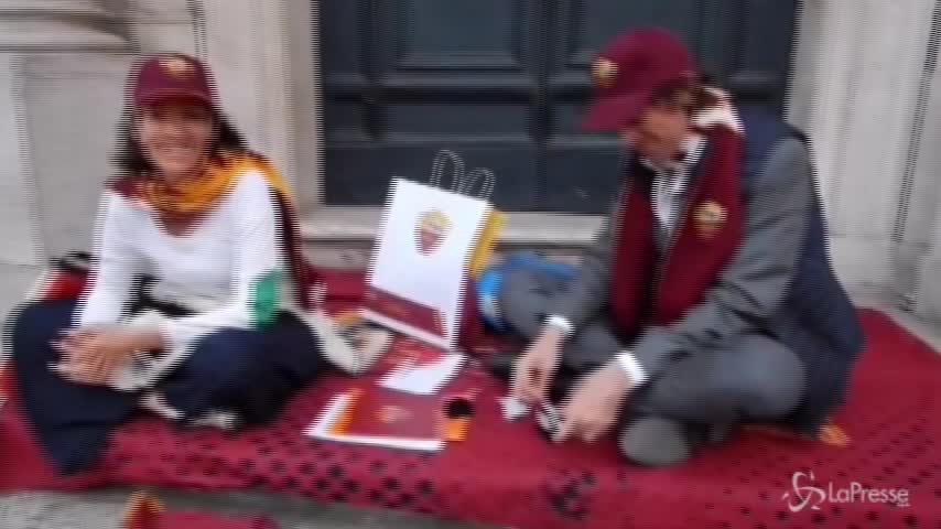 Il tifo sfegatato di Micaela e Carlo: due giorni prima in fila per i biglietti Roma-Liverpool