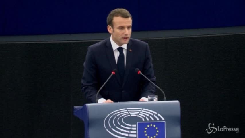 L’allarme di Macron: “Rischio guerra civile europea”