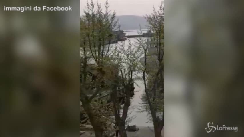 La Spezia, nave della Marina militare si schianta contro la banchina