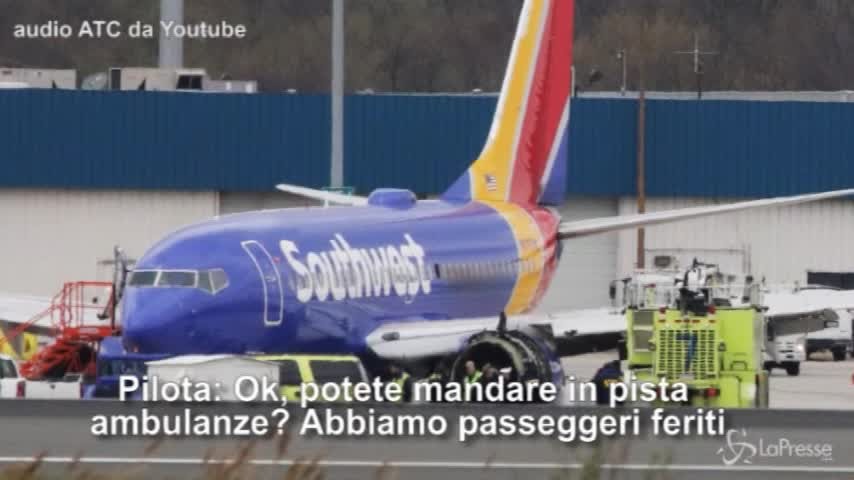 Esplode motore in volo, la conversazione con la torre di controllo