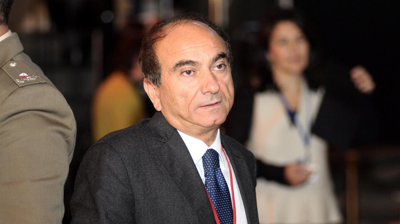 Scilipoti Isgrò risponde a Renzi: “Confronti i nostri curriculum e lasci la politica”