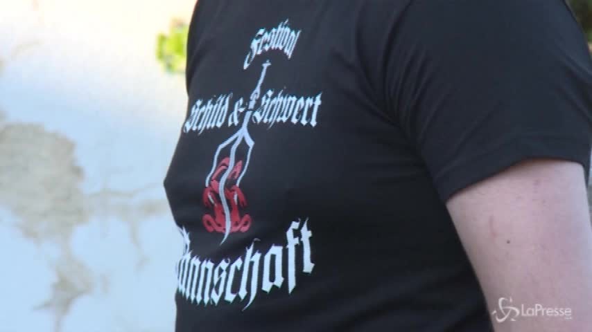 Germania, neonazisti festeggiano Hitler: è il primo “compleanno legale”