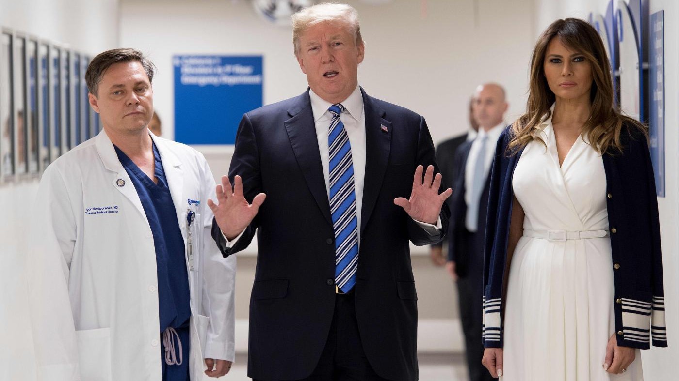 Sparatoria in Florida, Trump visita i sopravvissuti. Bufera su Fbi