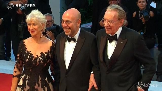 Festival Venezia, sul red carpet Helen Mirren e Donald Sutherland