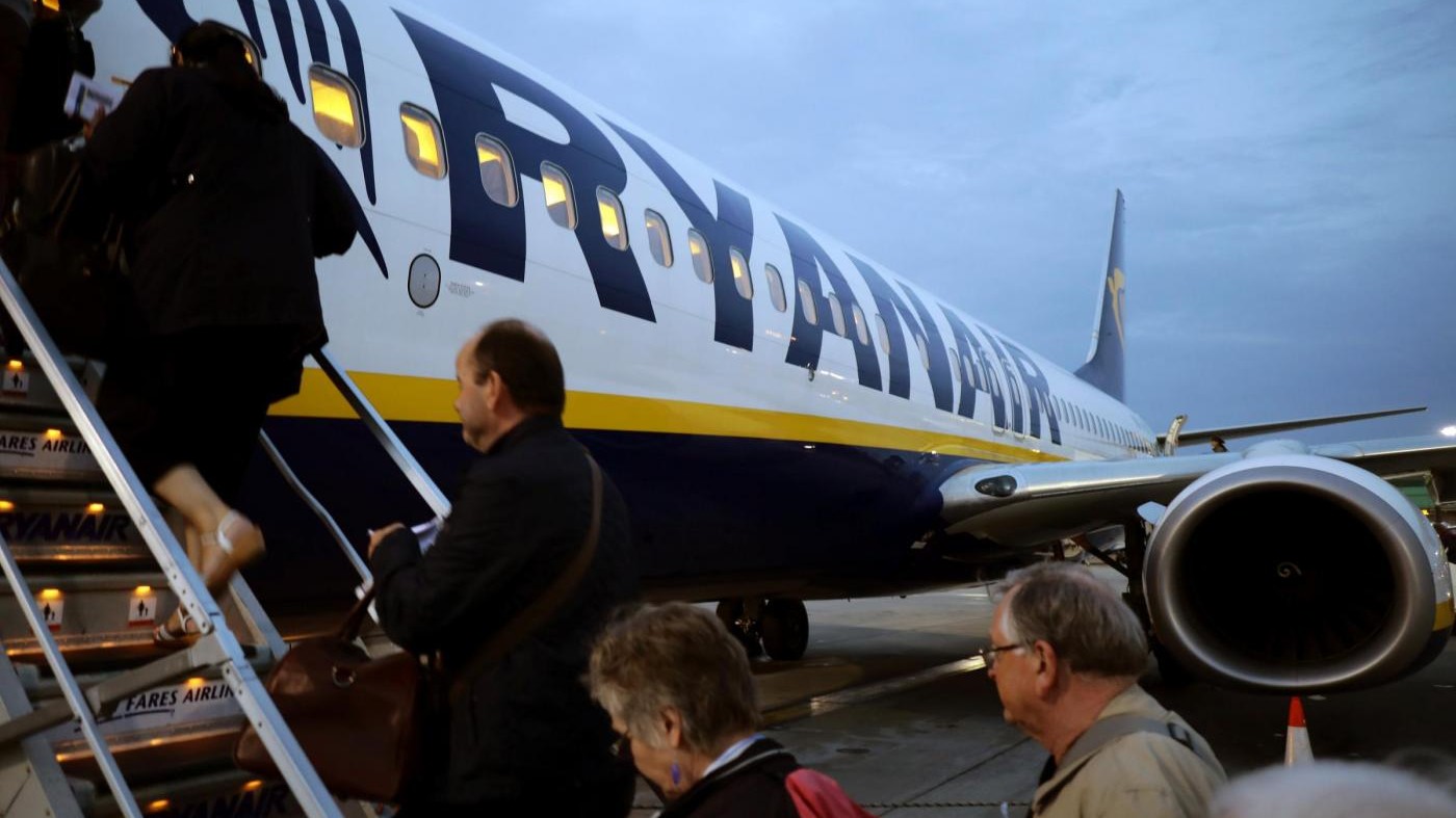 Ryanair, proposta ai piloti: “Bonus di 12mila euro se rinunciate alle ferie”