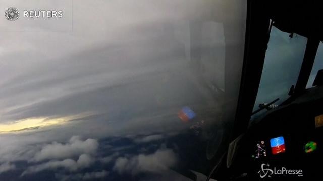 L’uragano Irma visto da un aereo in volo