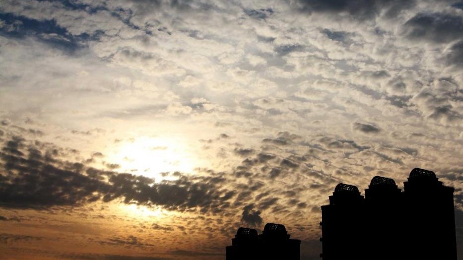 Meteo, oggi ancora nuvoloso, domani più sereno. Ma fa più freddo