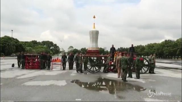 Thailanda, le fasi di preparazione per i funerali del re Bhumibol Adulyadej