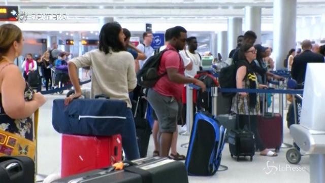 Miami: turisti e cittadini in fuga per l’arrivo di Irma