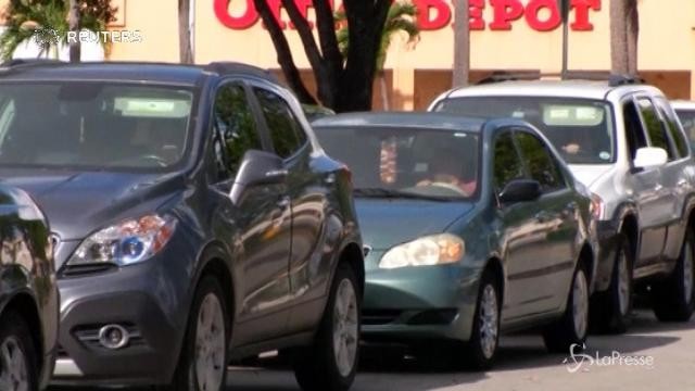 Irma, la fuga da Miami: code alle pompe di benzina