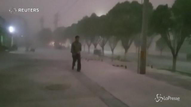 Cina: violenta tempesta di sabbia nella provincia di Gansu