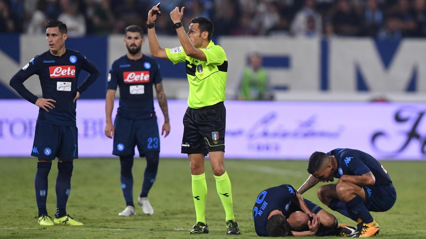 Napoli, lesione al crociato per Milik: 4/5 mesi di stop