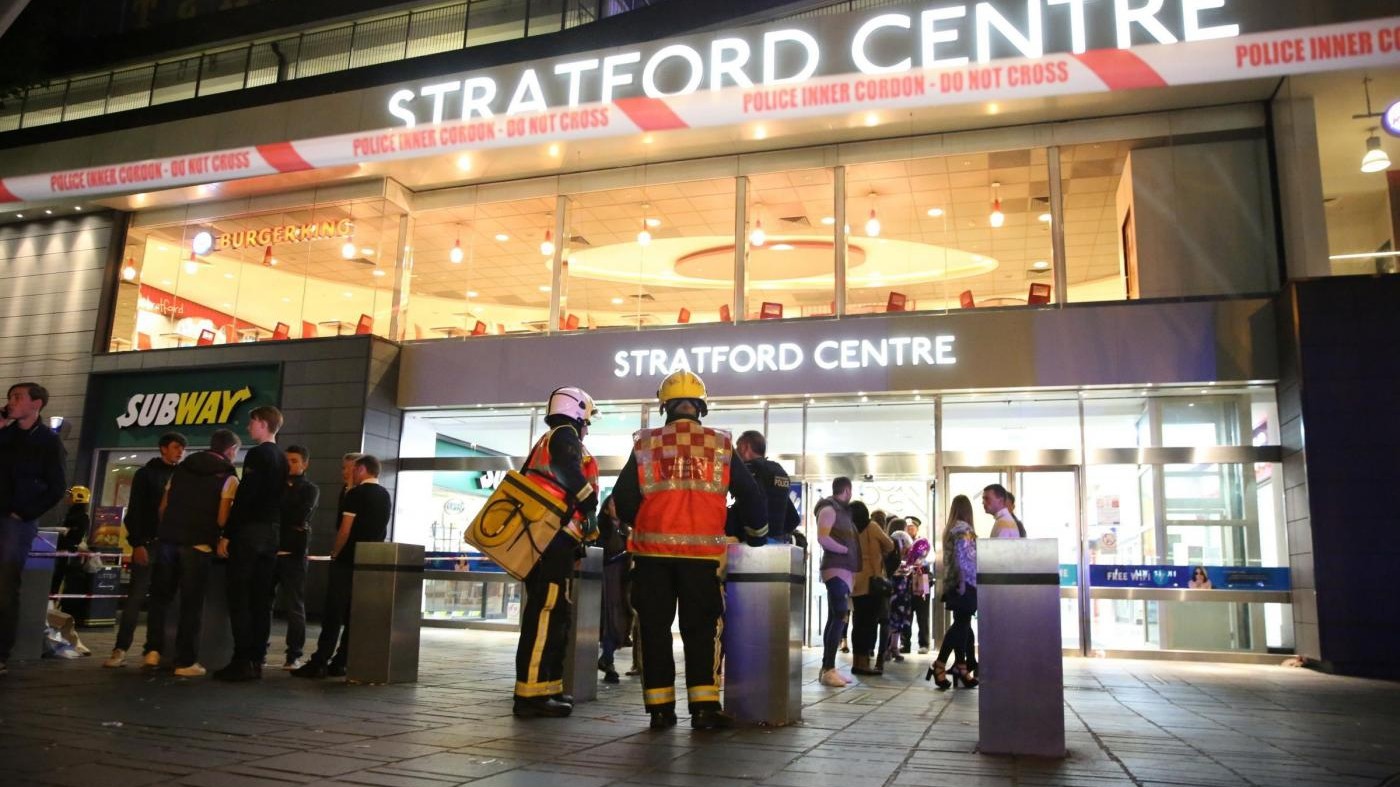 Londra, arrestato un 15enne per presunto attacco con acido: 6 feriti