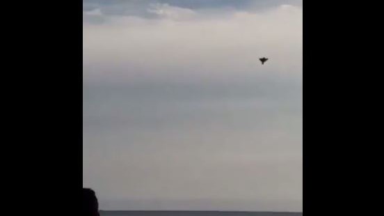 Latina, caccia militare precipita in mare ad Air Show: trovato il corpo del pilota