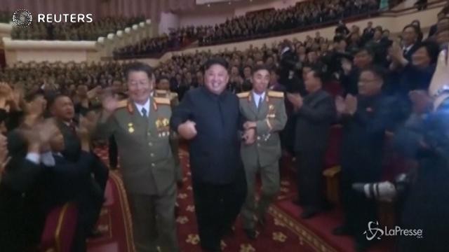 Nord Corea, Kim festeggia i suoi scienziati nucleari