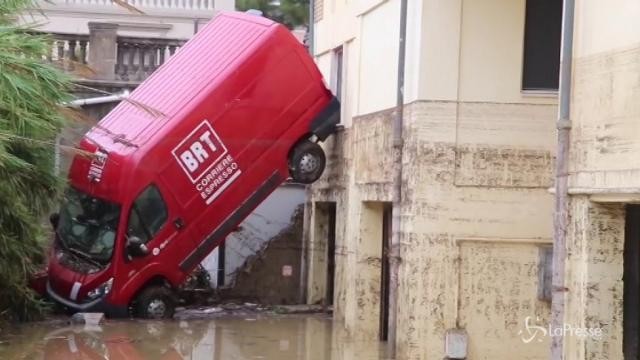 Nubifragio a Livorno: sale a sette numero vittime