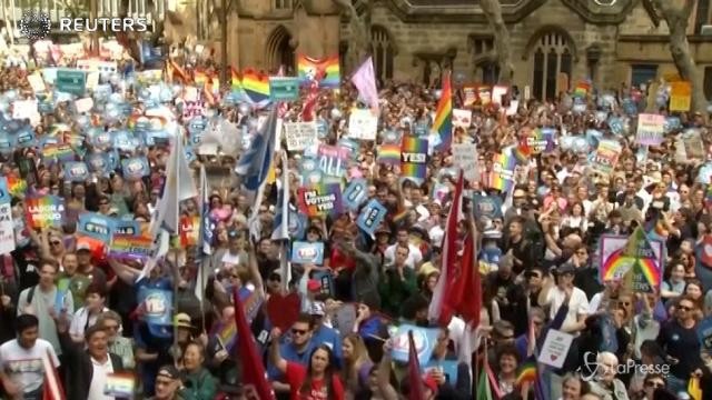 Australia, folla record a Sydney per i matrimoni gay