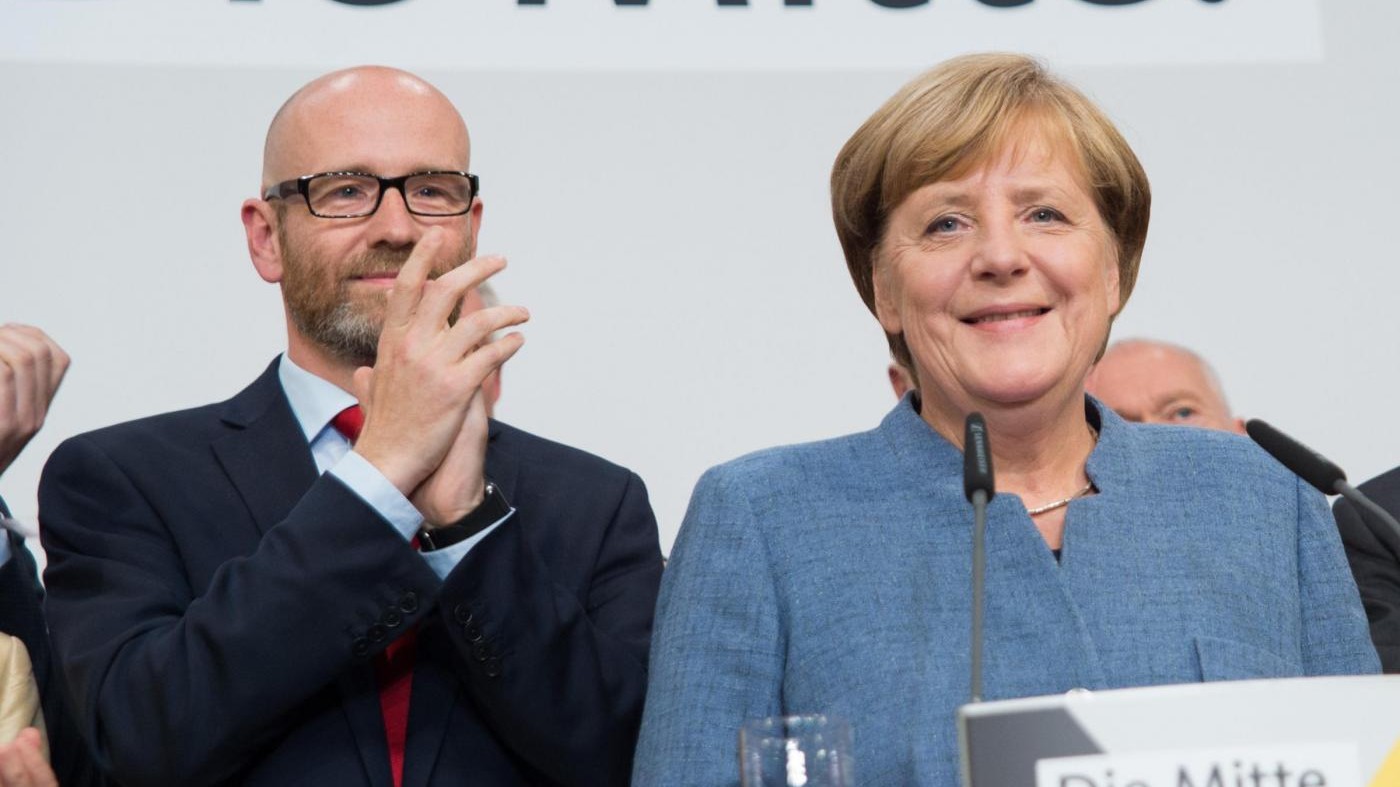 Germania, Merkel: “Serve governo stabile e duraturo, avviati colloqui”