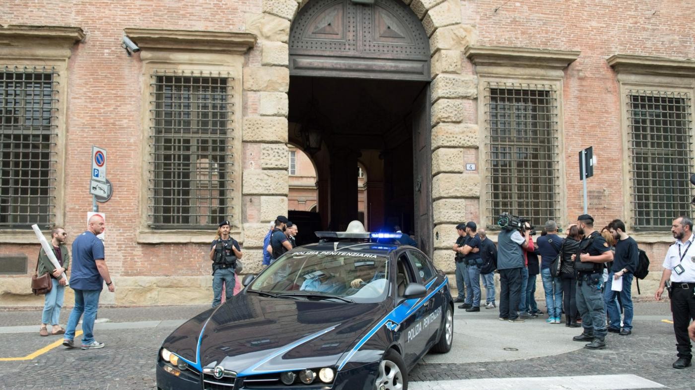 Perugia, due giudici accoltellati in tribunale. Legnini: Gravissimo