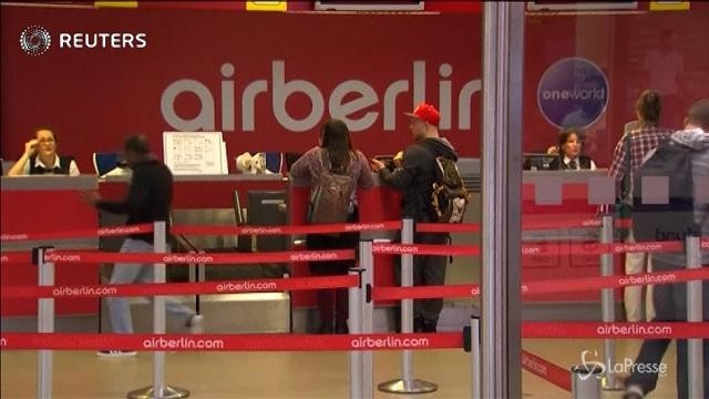 70 voli Air Berlin cancellati, 7mila passeggeri a terra
