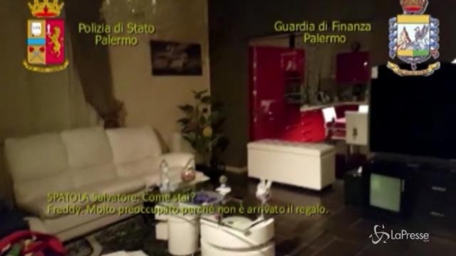 Palermo: cocaina nascosta nei libri, nel parquet e nei motori