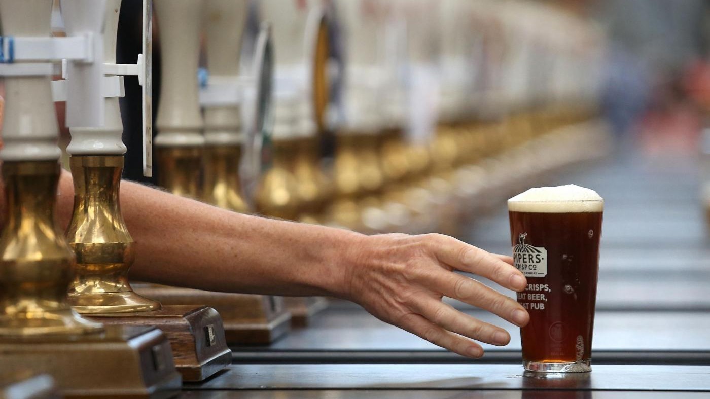 Pagato per bere birra: l’annuncio di lavoro è da sogno
