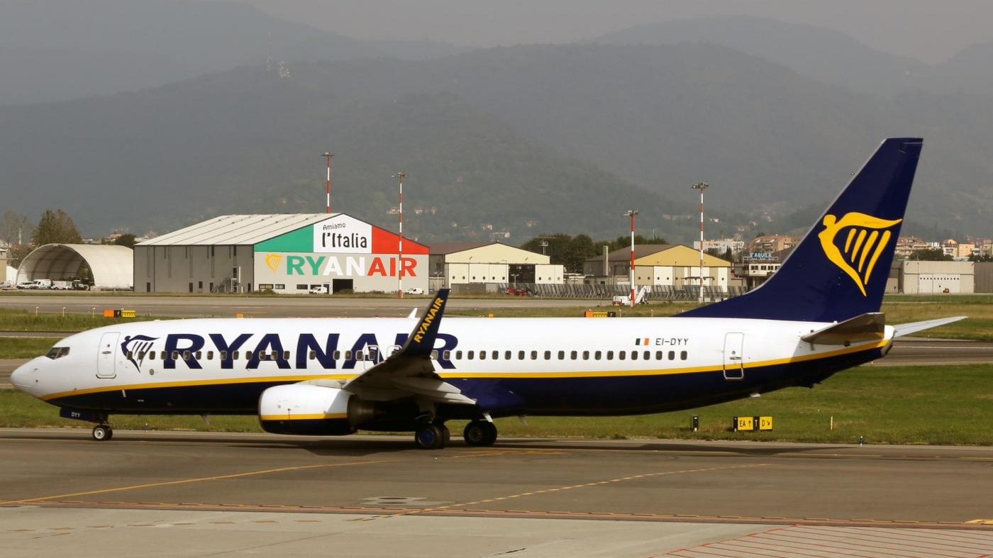 Ryanair nel mirino delle autorità Uk, in Italia si attivano consumatori