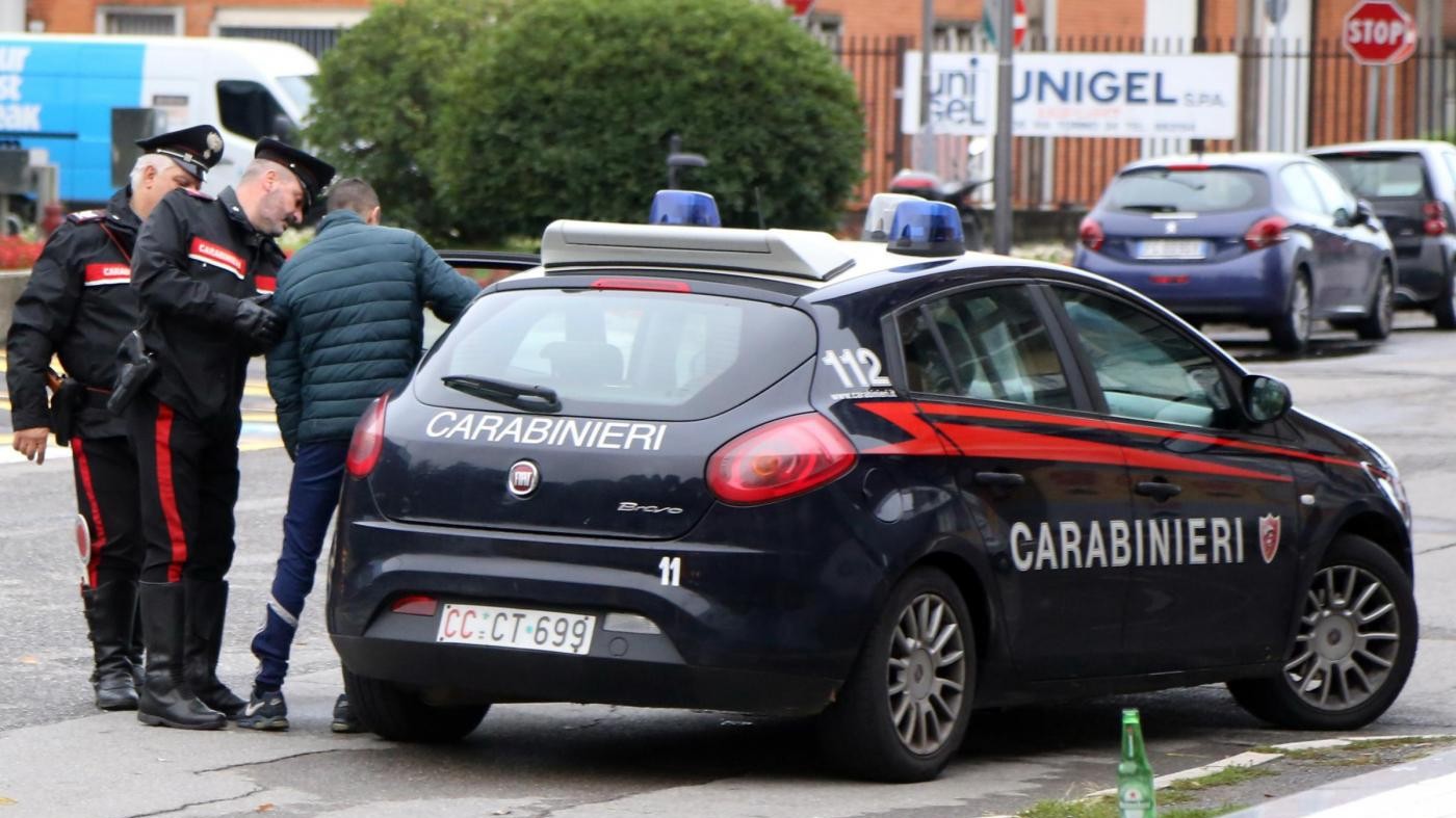 Milano, fermato l’aggressore di una 14enne: alle spalle 20 violenze